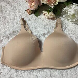Soma Vanishing  360 Wireless Bra - Size 38B
